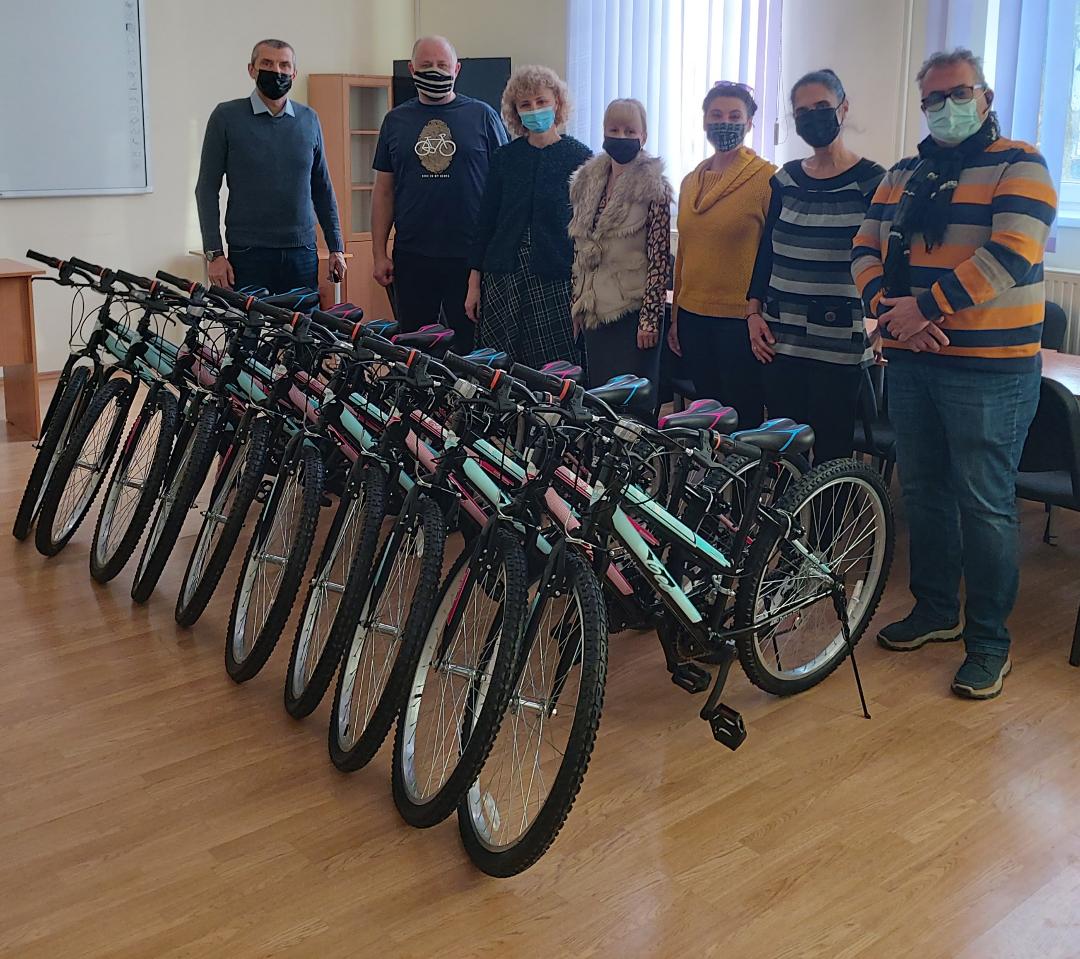 Clubul Rotary Satu Mare se alătură campaniei #acces2edu și donează 10 biciclete